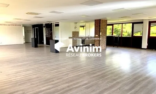 Local commercial 1080 m²