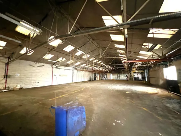 A vendre , Saint-Marcel ( 27950 ) , local d'activites 2200 m2