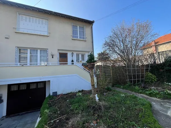 Pavillon de 87.5m2 avec sous-sol total et 4 chambres à Vaujo