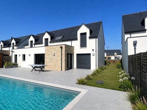 A vendre - Maison contemporaine 7 pièces avec piscine à 300m de la plage à Saint Philibert
