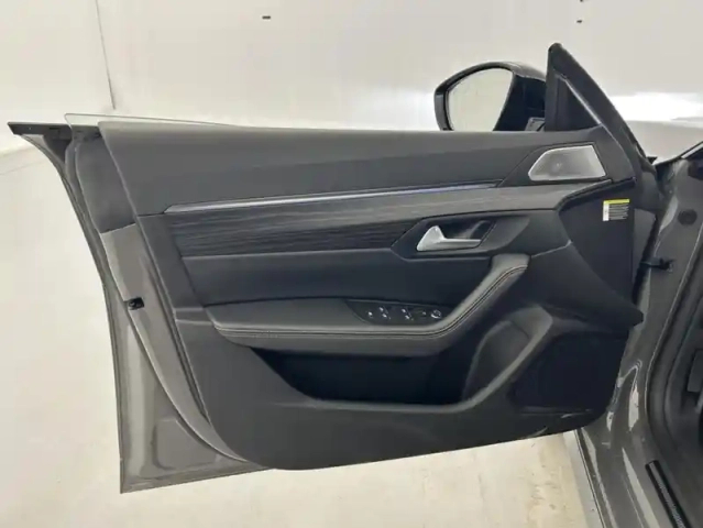 Peugeot 508 hybrid4 360ch e-eat8 peugeot sport engineered — photo 11