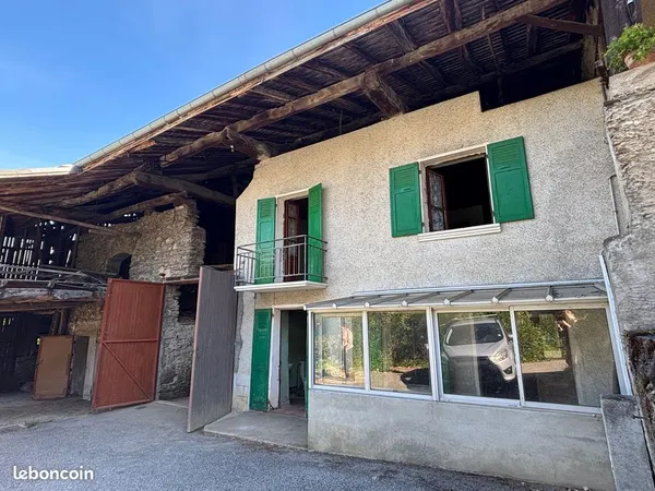 MAISON 80 m2, 3 chambres 3230 m2 terrain