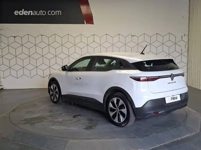 Renault Megane e-tech ev60 130ch optimum charge — photo 2