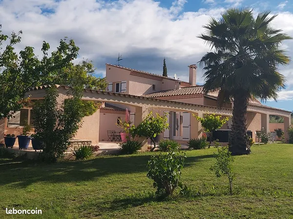 Villa 7 pièces 145 m²