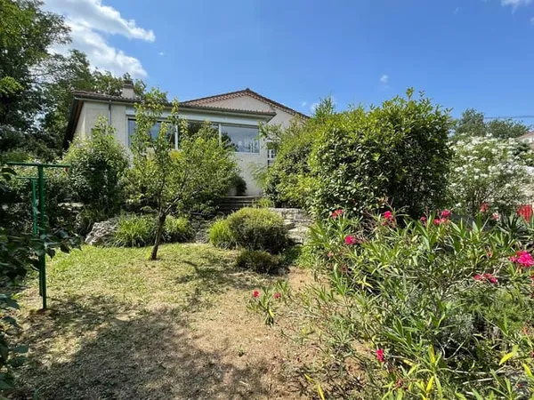 Maison 6 pièces 220 m²
