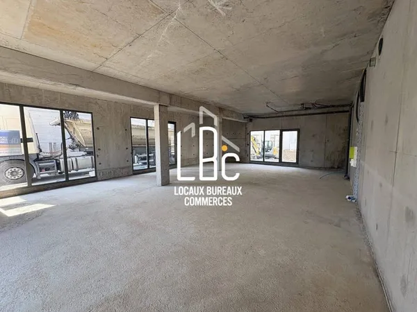 Local commercial 112 m²