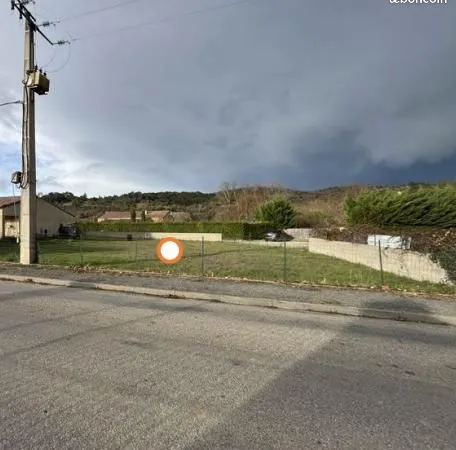 TERRAIN CONSTRUCTIBLE (530m²) A LOUPIA PROCHE LIMOUX