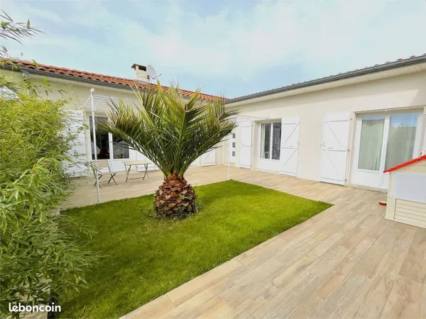Villa 6 pièces 256 m²