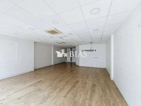 Local commercial 120 m²