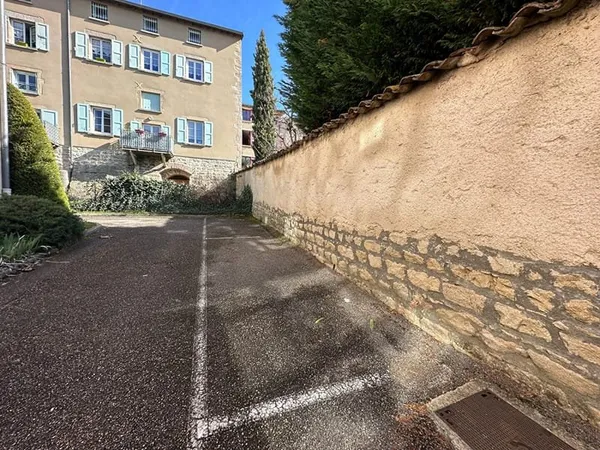 Place de stationnement Mornant