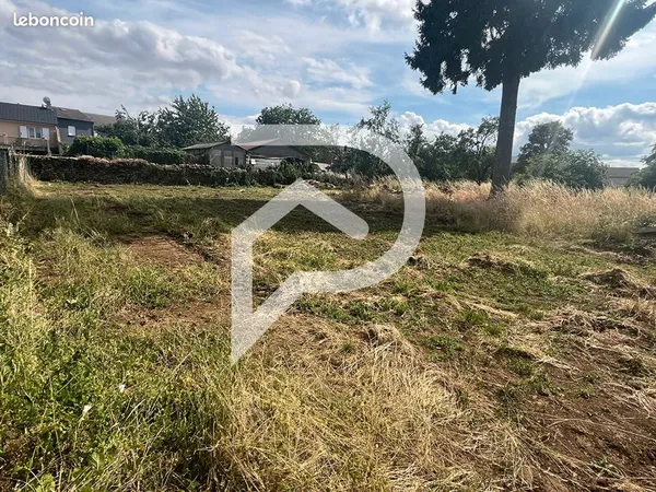 Terrain 668 m² CUTRY