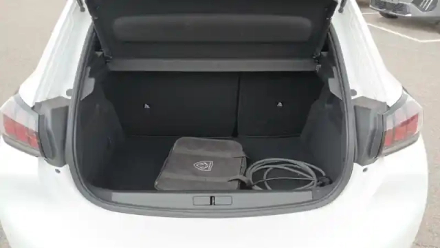 Peugeot 208 electrique 50 kwh 136ch — photo 45