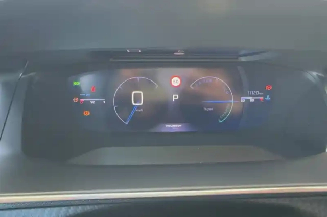 Peugeot 208 hybrid 100 e-dcs6 — photo 15