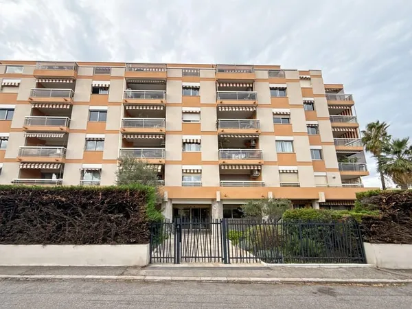 NICE Cimiez Avenue Ratti 3P 64m² lumineux terrasse