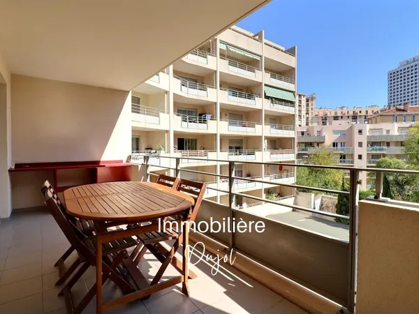 Castellane 13006 - Type 3 meublé climatisé, avec terrasse et garage
