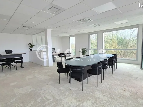 Bureau 94 m²
