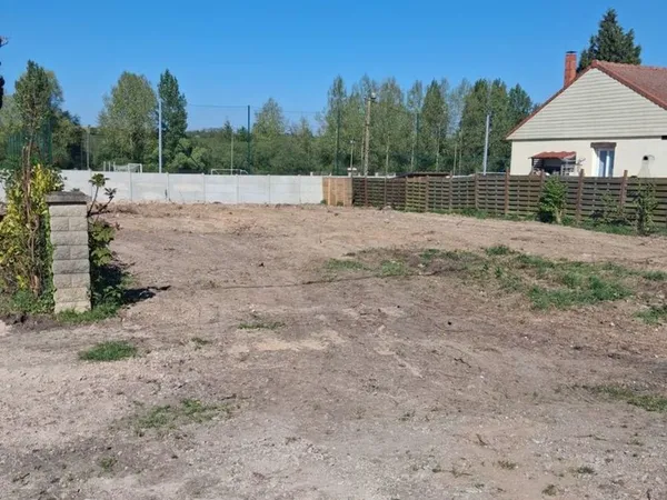 ? TERRAIN CONSTRUCTIBLE DE 730 m² À BRIMEUX ? Brim