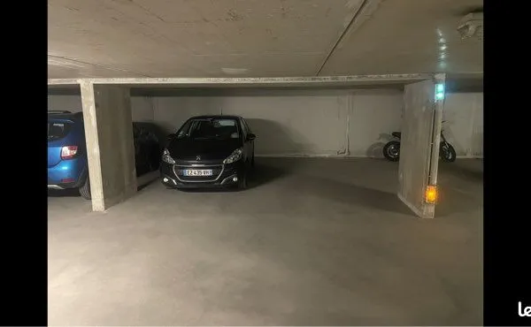 Place parking sous sol rue charmettes Villeurbanne