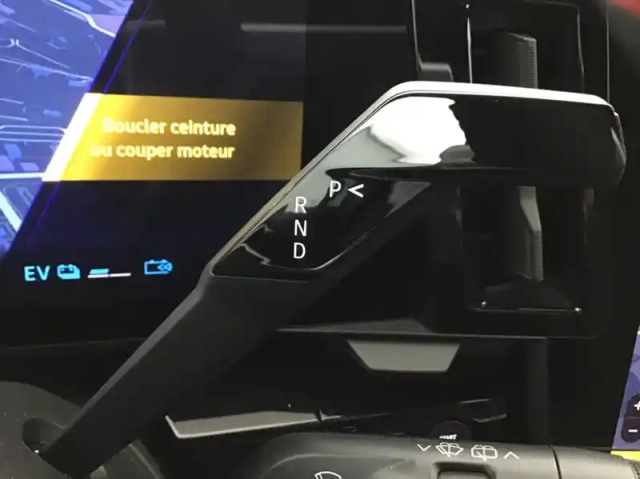 Renault Austral nouveau full hybrid e-tech 200 ch esprit alpine — photo 23