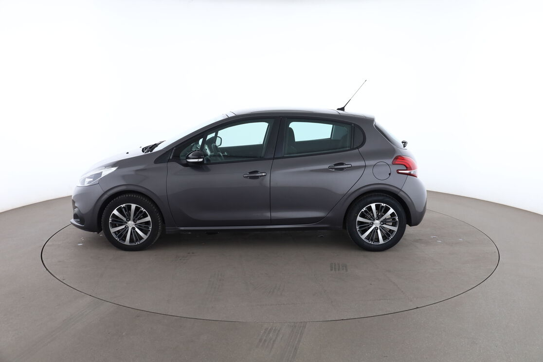 Peugeot 208 1.2 PureTech Active — photo 2