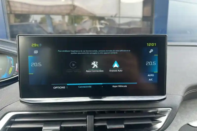 Peugeot 3008 hybrid4 300 e-eat8 — photo 23