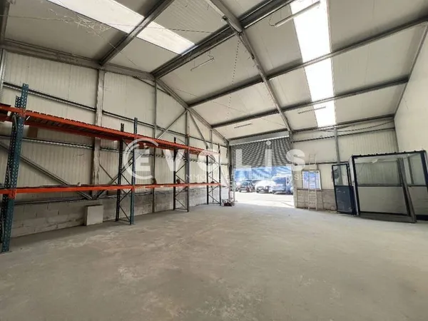 Local d'activité 370 m²