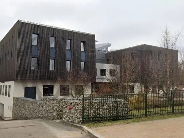 Bureau 2 pièces 309 m²