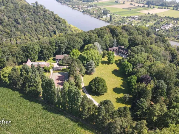 Maison 15 pièces 700 m²