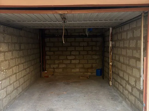 Box garage