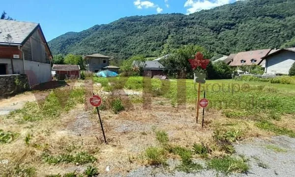 TERRAIN CONSTRUCTIBLE 594 m²