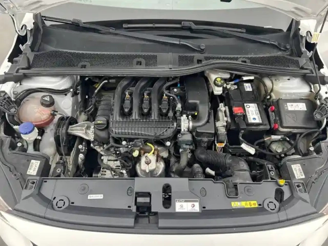 Peugeot 208 puretech 75 s&amp;s bvm5 — photo 44