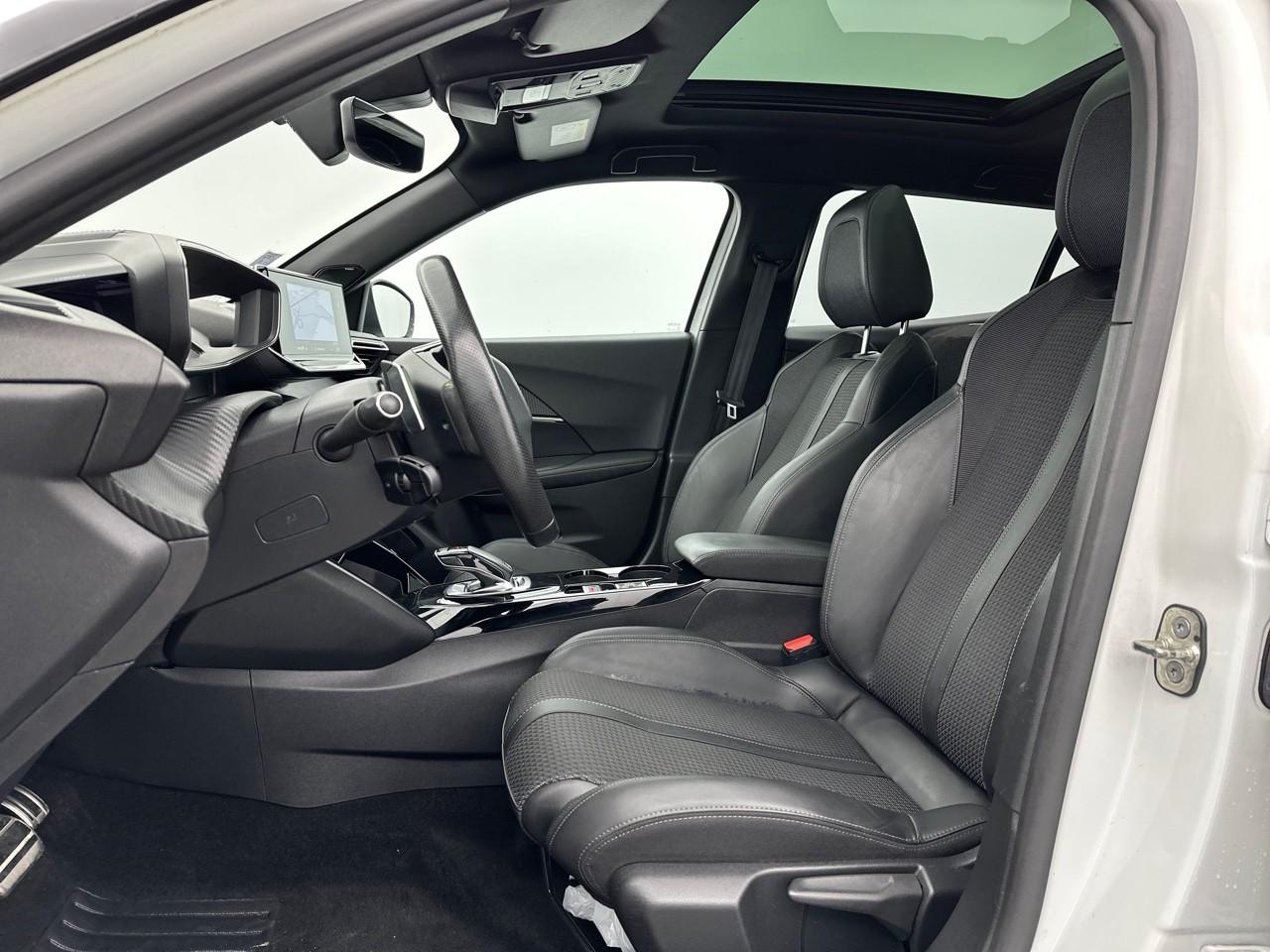 Peugeot 2008 bluehdi 130 s&s eat8 gt line — photo 10