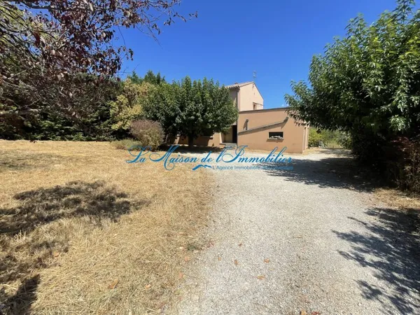 St PRIVAT DES VIEUX, maison de F4 plus 2 garages sur 4153 m2