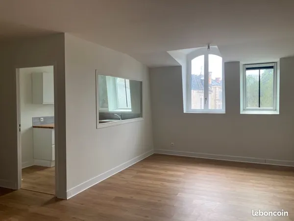 Joli T4 rénové en plein centre-ville de Poitiers