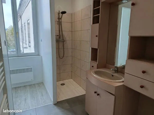 T2 refait à neuf 38 m² — Vue Pyrénées — Montréjeau centre
