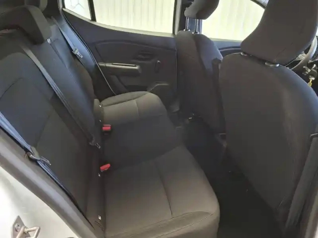 Dacia Sandero sce 65 — photo 11