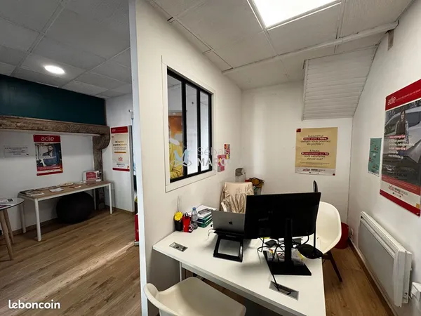 Bureaux, local commercial 31 m² MONTBRISON