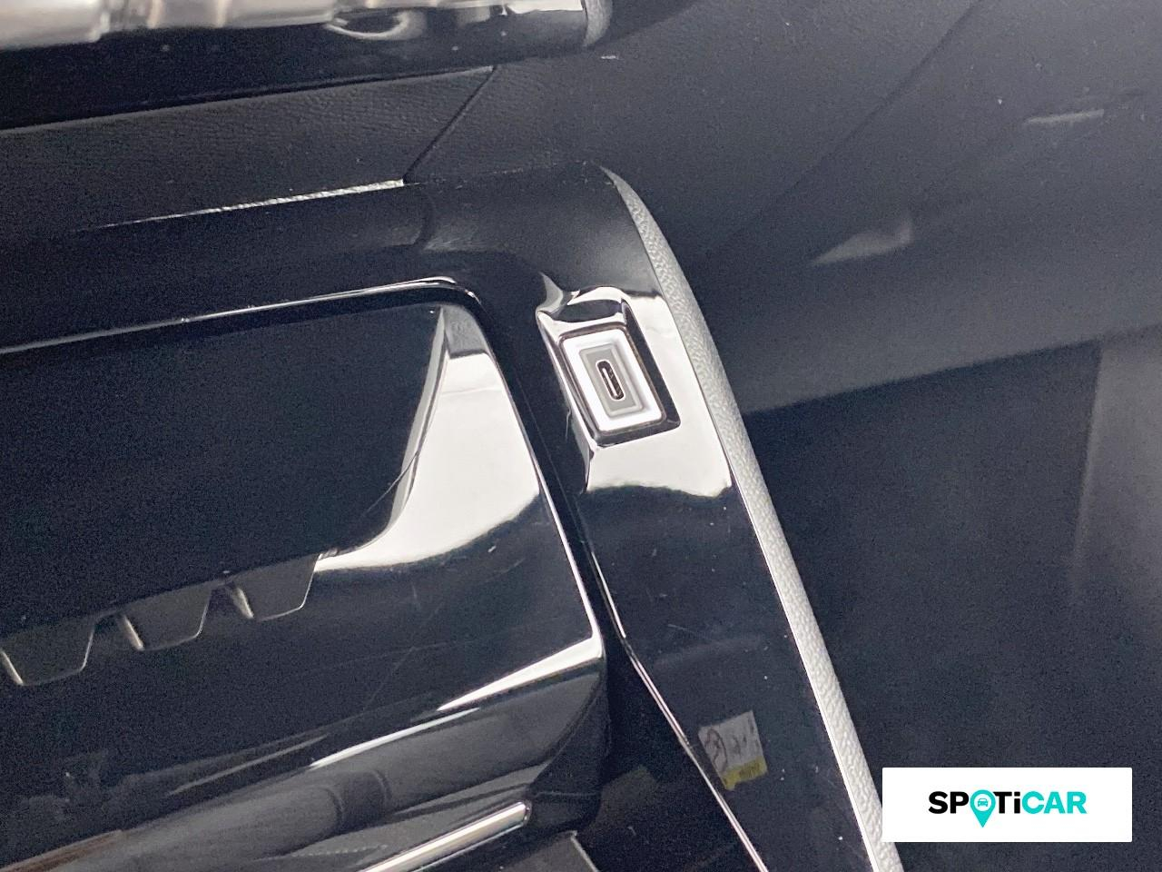 Peugeot 2008 1.2 puretech 100ch s&s allure — photo 17