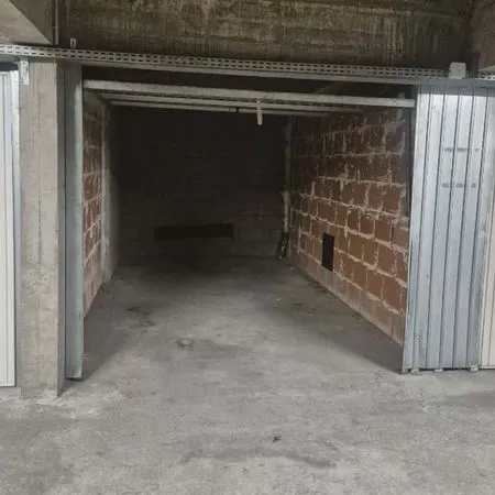 À louer - Box fermé - Rue du Puits Mauger à Rennes