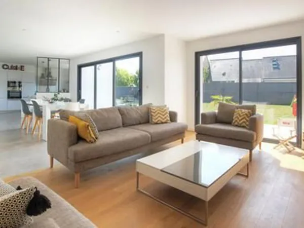 3 PIÈCES de 65m² + EXT(S) DE 150m² + PKG(s)