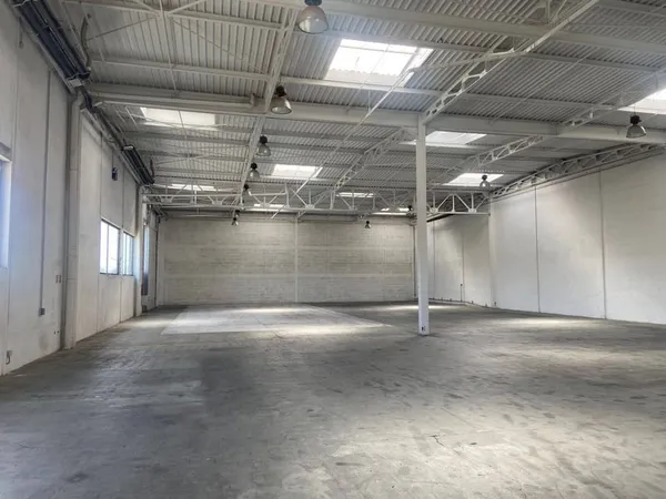 Local d'activité 1000 m²