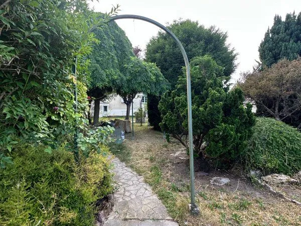 Maison entière avec grand jardin