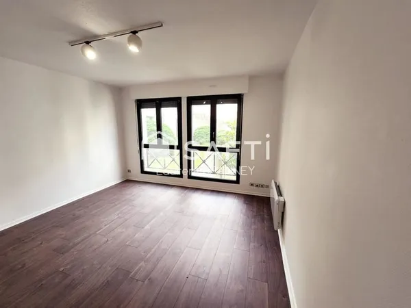Studio élégant et sécurisé, au coeur de ville