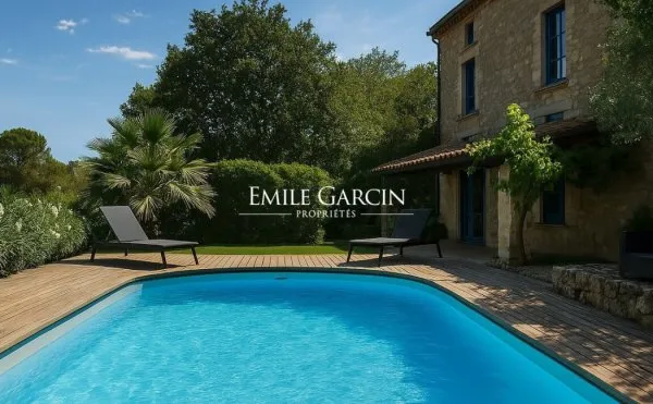 A louer Mas mitoyen 4 chambres piscine proche du centre d'Uzès