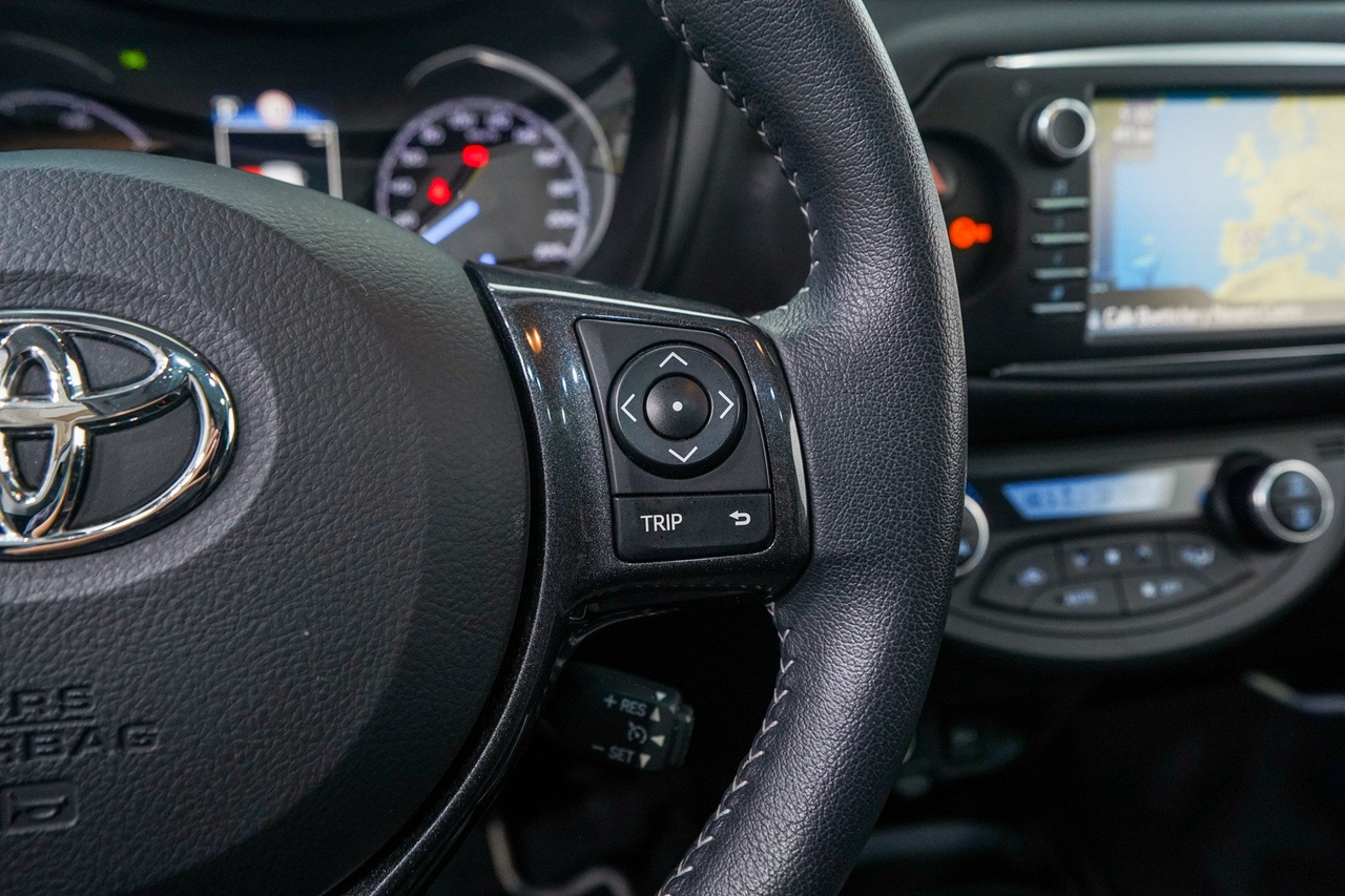 Toyota Yaris 3 — photo 18