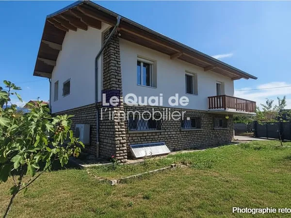 A VENDRE : MAISON SPACIEUSE ENTIEREMENT RENOVEE