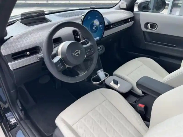 Mini Cooper 3 portes s 204ch favoured dkg7 — photo 5