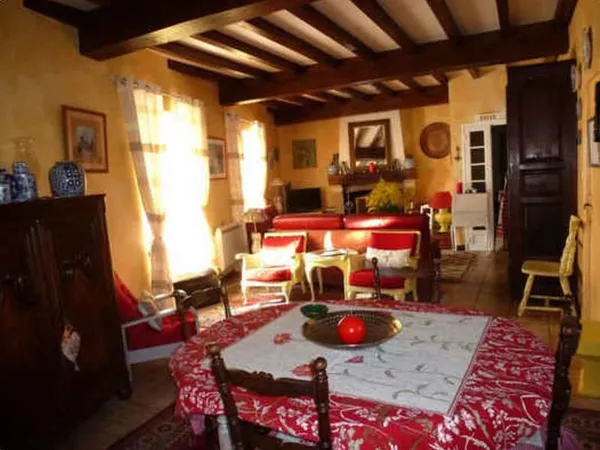 Grande maison de village sans aucun travaux.