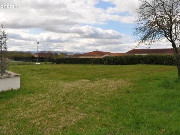 Terrain 1 087 m² Montmerle Sur Saone