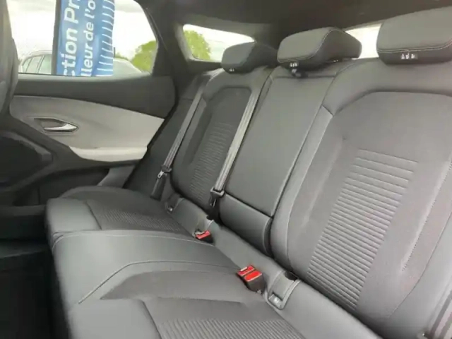 Ford Explorer 286ch extended range 79kwh pack premium rwd — photo 8
